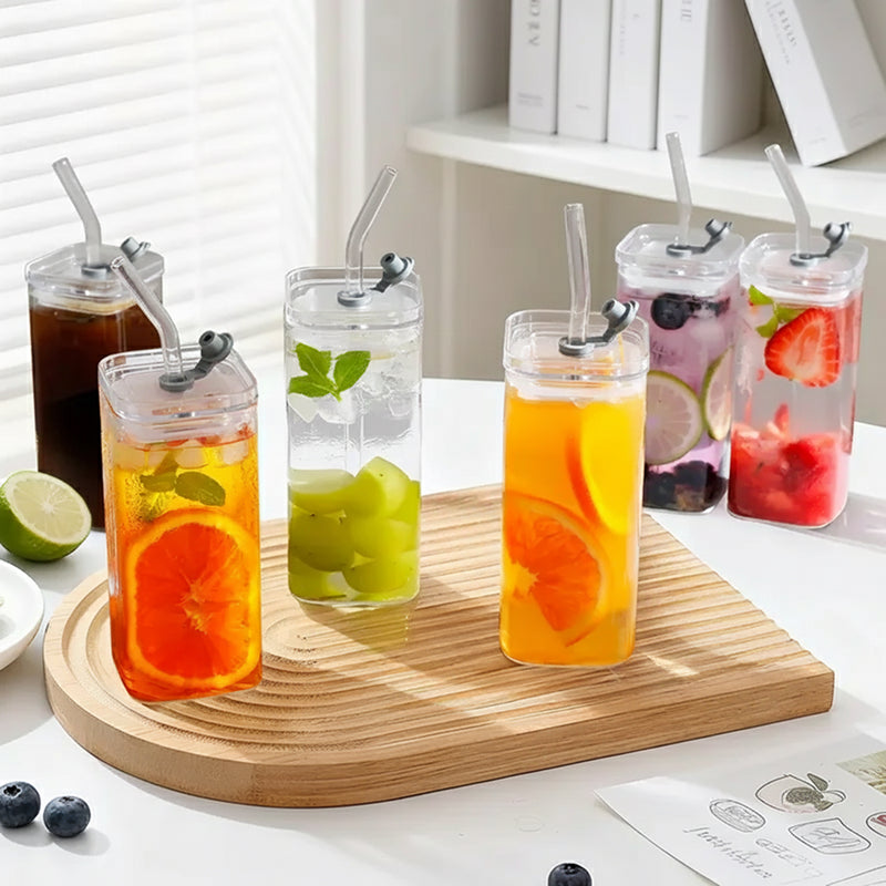 Conjunto de 4 Copos Tumbler Quadrados de Vidro 385ml, com Tampa de Plástico e Canudos de Vidro para Bebidas elegantemente modernos